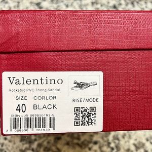 Valentino Garavani RUBBER New In Box
ROCKSTUD THONG Jelly flip-flops Size 40